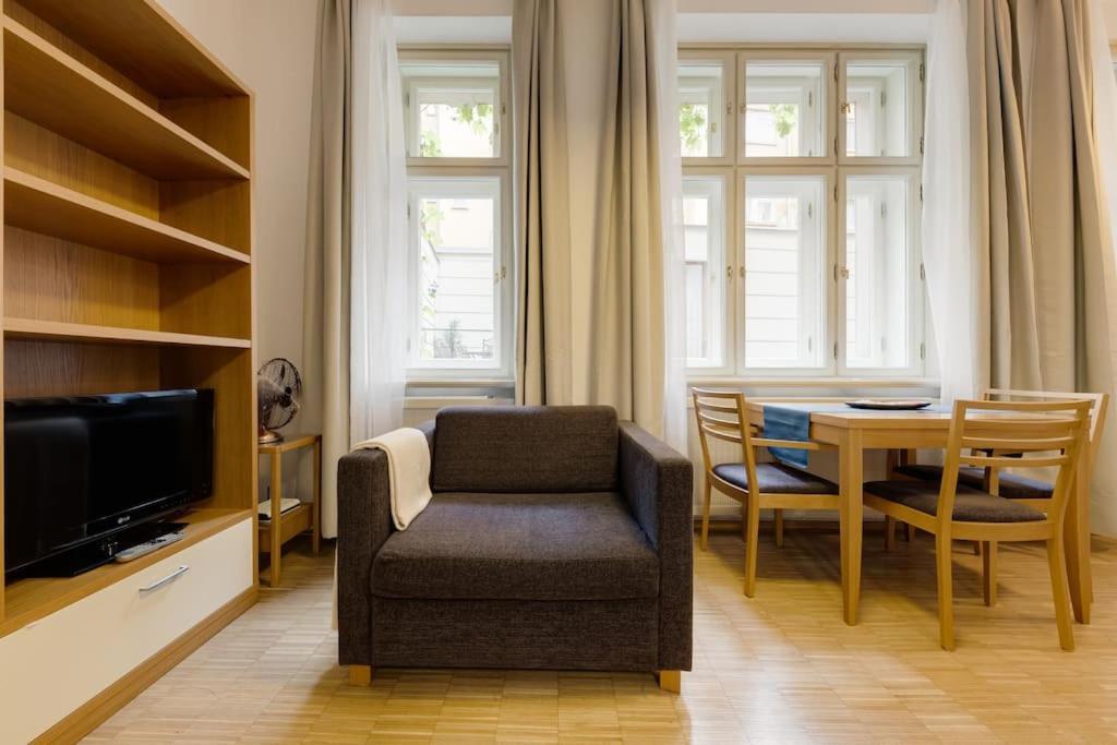 Deluxe Suite In Prime Location Praga Exterior foto